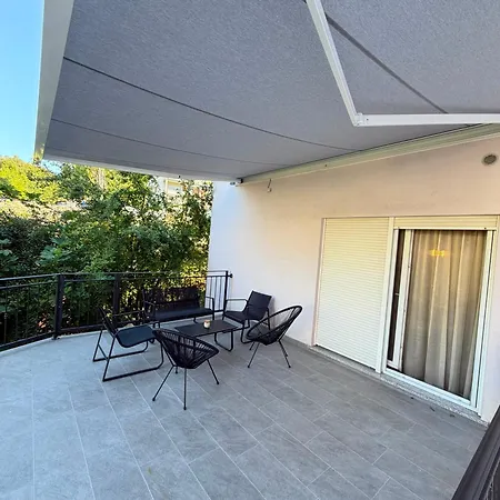 Large Luxury Family And Friends 1 Min Walk To Znjan And 2 Private Garages