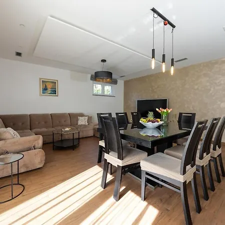 Large Luxury Family And Friends 1 Min Walk To Znjan And 2 Private Garages Spalato
