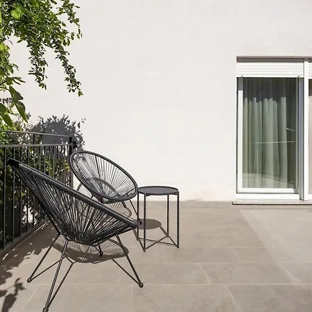 Large Luxury Family And Friends 1 Min Walk To Znjan And 2 Private Garages Appartement *